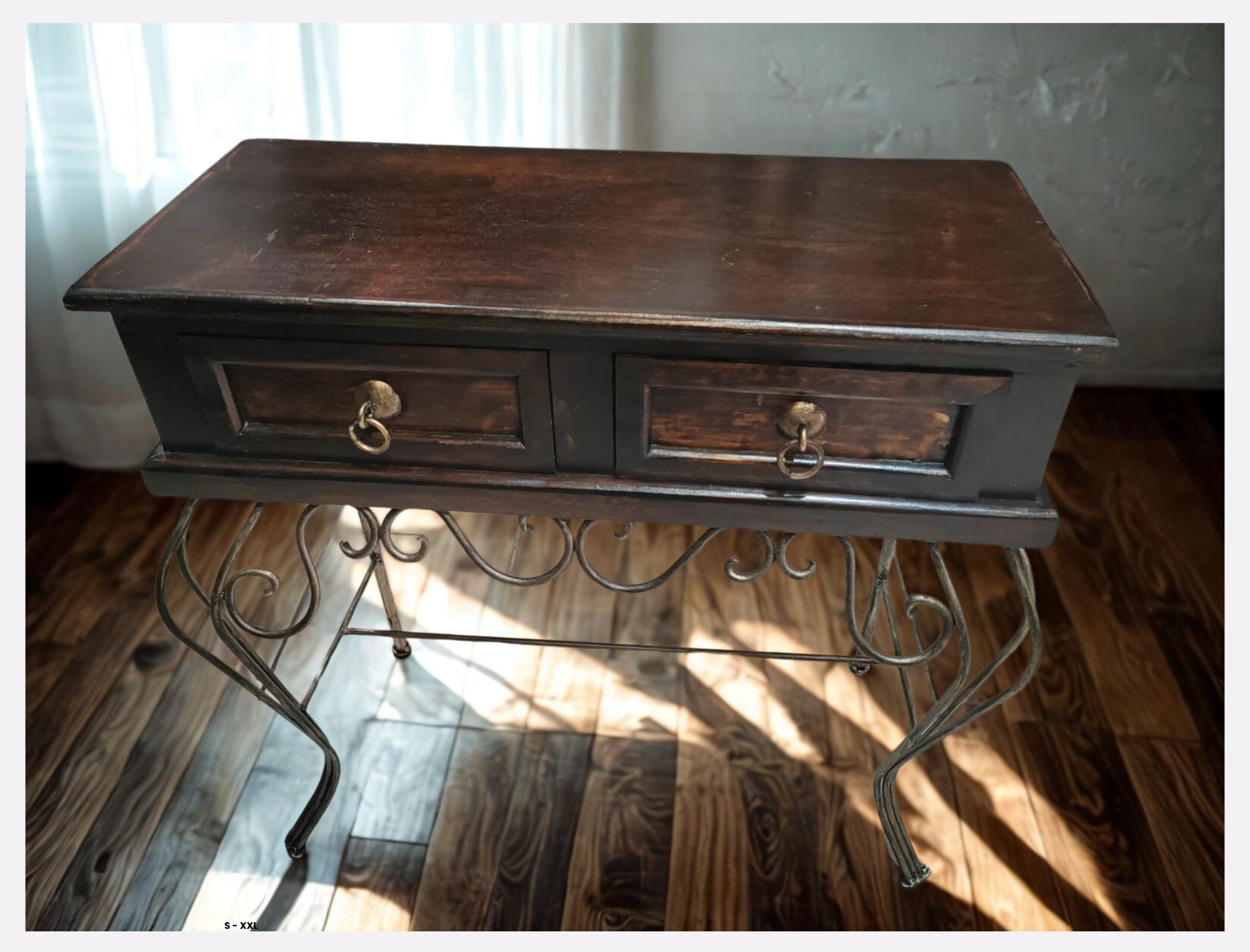 recibidor con base de hierro forjado